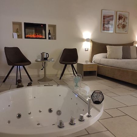 Lux Suite Taranto Bagian luar foto