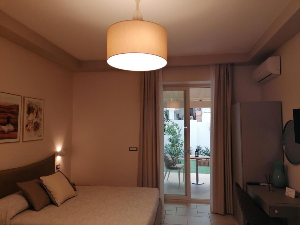 Lux Suite Taranto Bagian luar foto