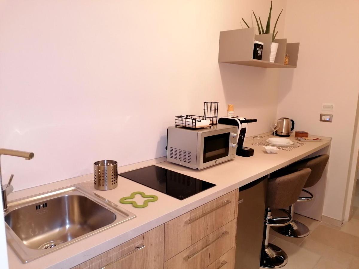 Lux Suite Taranto Bagian luar foto