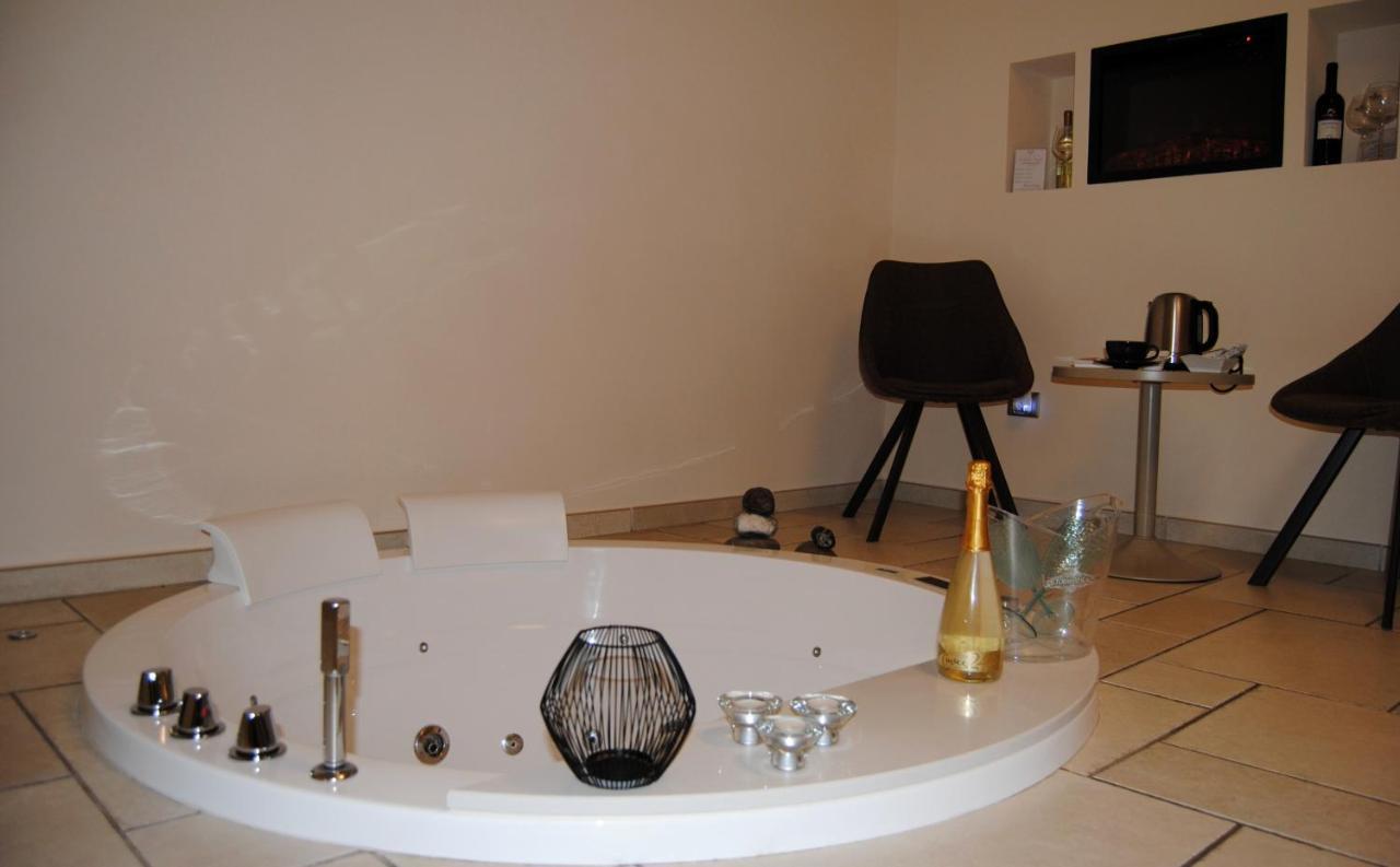 Lux Suite Taranto Bagian luar foto