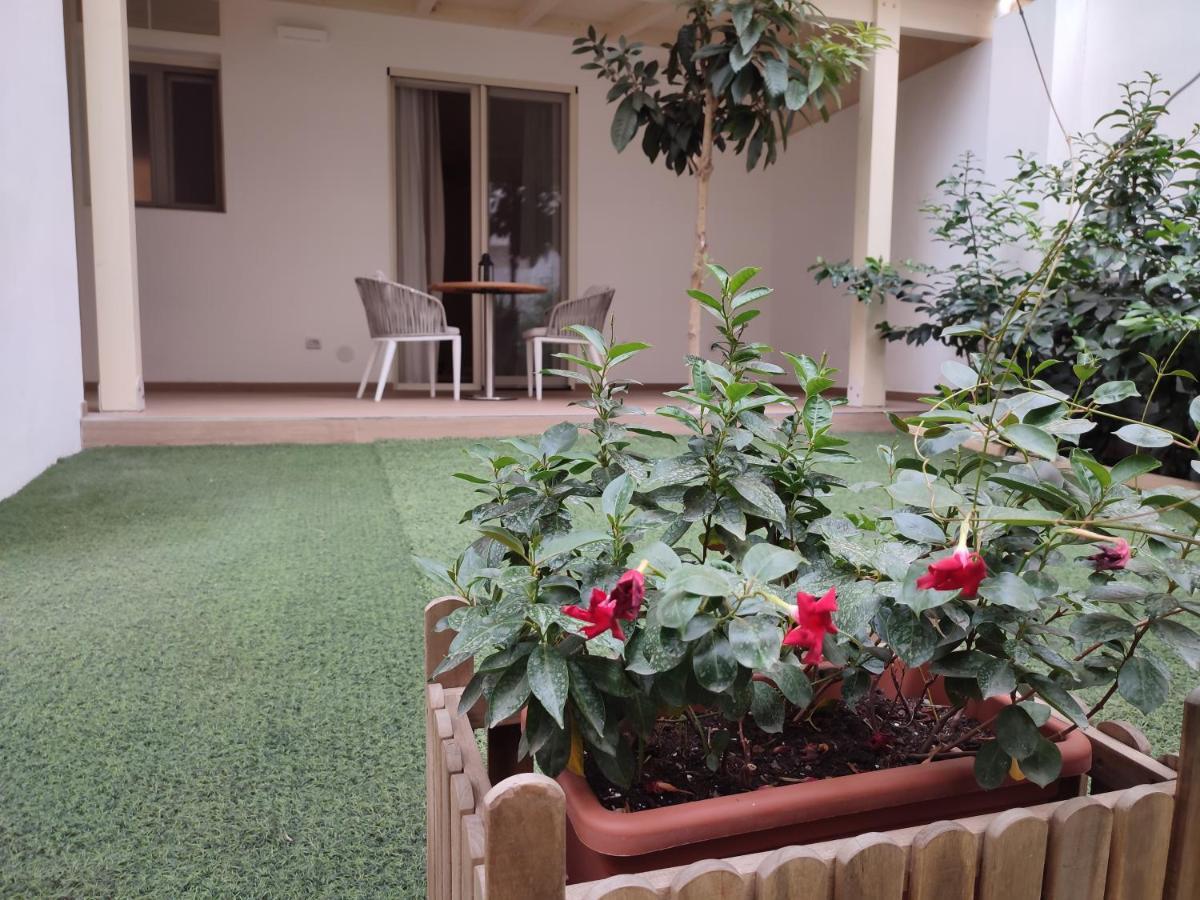 Lux Suite Taranto Bagian luar foto
