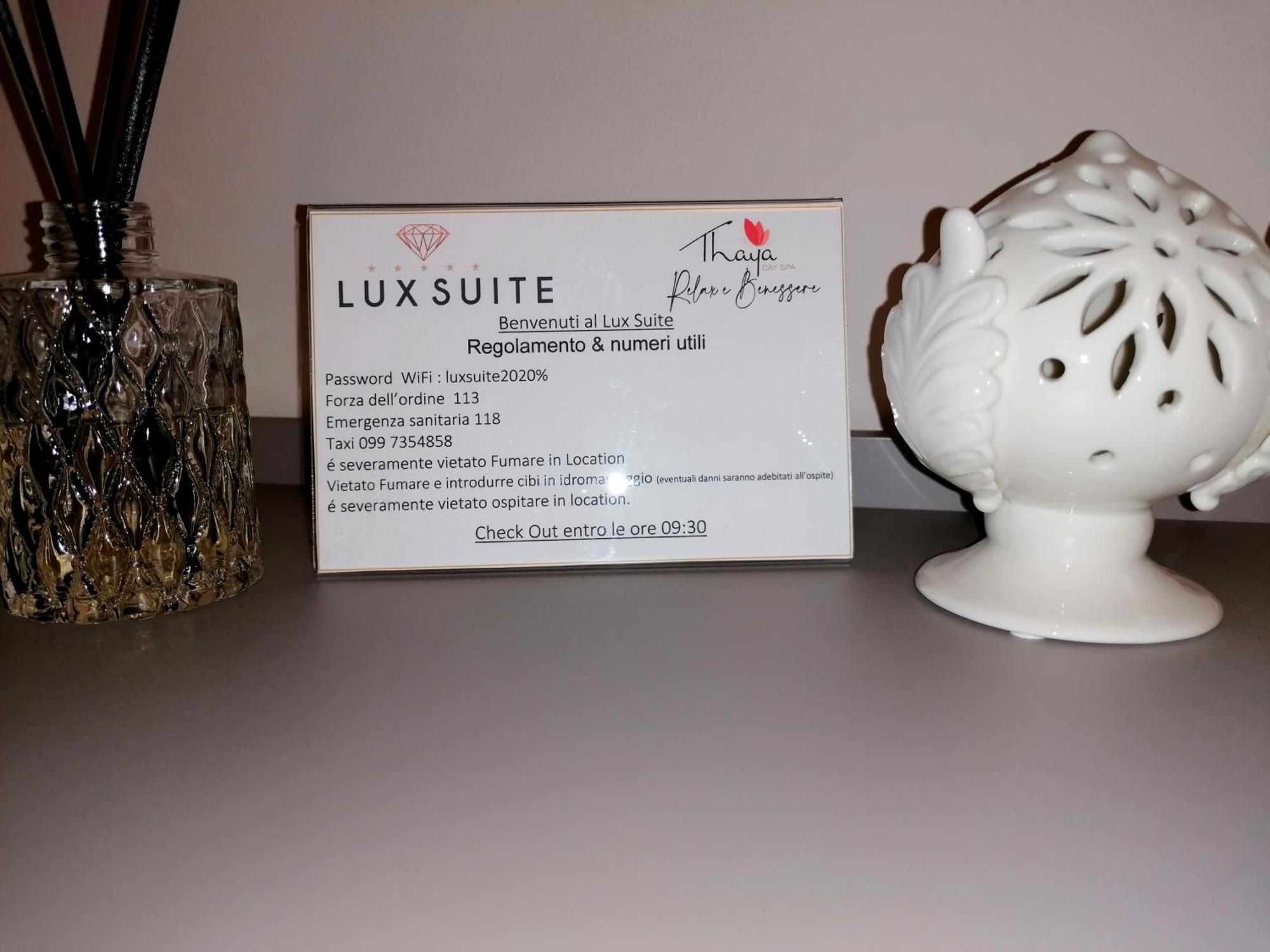 Lux Suite Taranto Ruang foto
